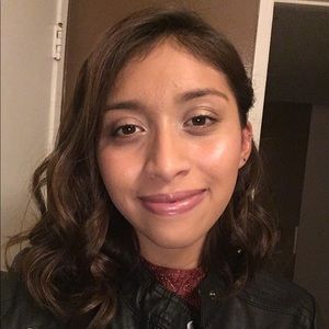 Meet your Posher, Paola